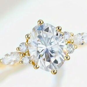 Elegant 18k Golden Plated Alloy Engagement Ring w/Synthetic Zirconias Sz 8,9,10